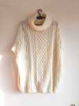 Elegancki kremowy sweter marki River Island w rozmiarze S/M