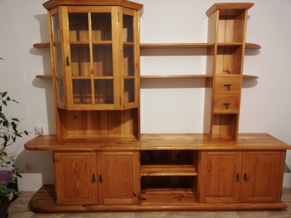 Regał sosnowy z witryną