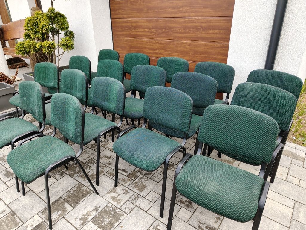 Krzesla konferencyjne brązowe  z tabletem i bez