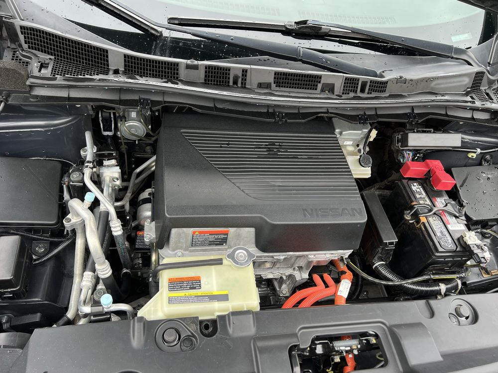 Nissan leaf  SV 40 kw/18рік/SOH88%