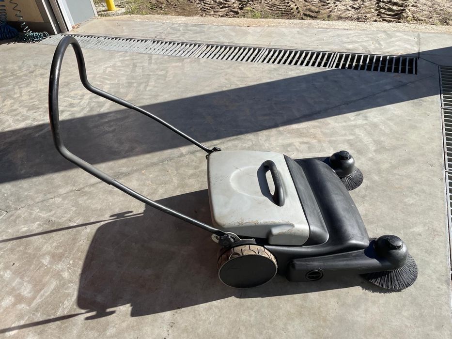 Varredora manual usada em 2° Nao