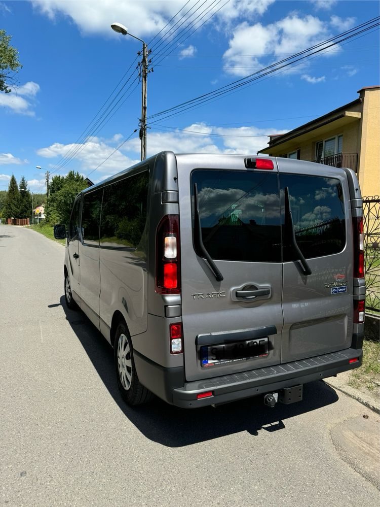 Wynajem Bus Vip 9 osób Diesel 170 KM Automat Wypożyczalnia Busów
