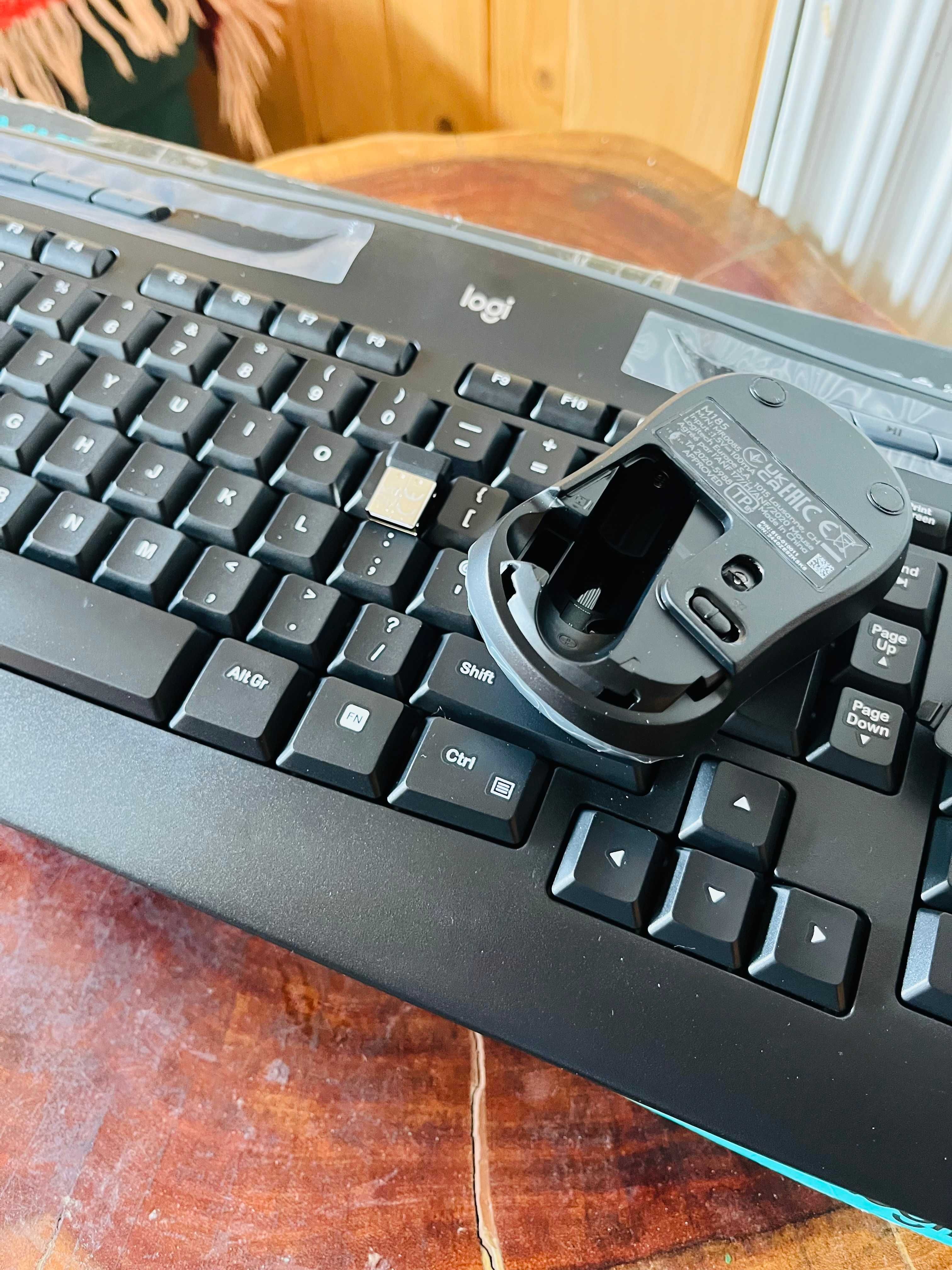 Zestaw bezprzewodowy klawiatura + mysz Logitech MK330
