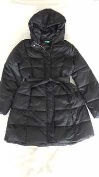 Демисезонное пальто на девочку фирмы Benetton на рост 140см,оригинал.