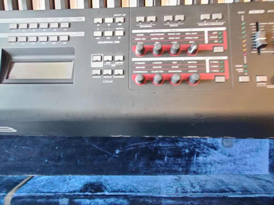 Syntezator Yamaha moxf8