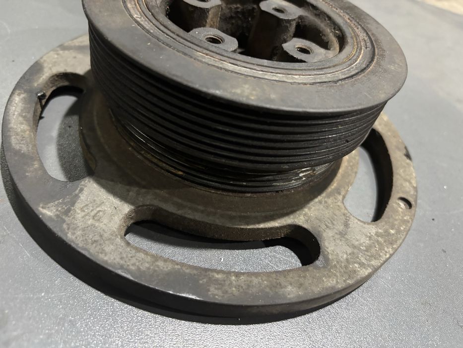 Koło pasowe wału korbowego BMW E38 E31 750i 850i tlumik drgań