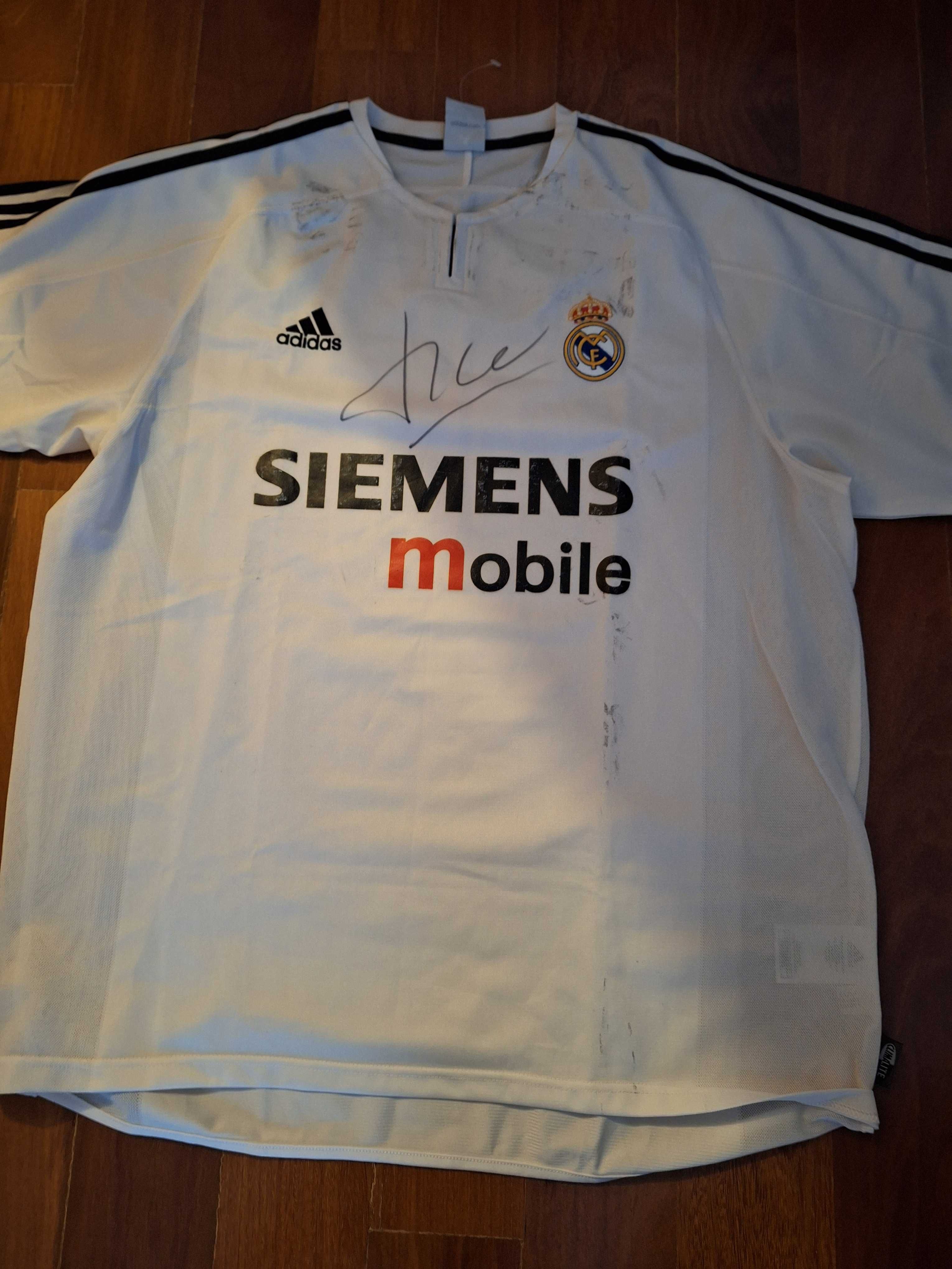 Camisola Oficial Real Madrid 2003/2004 -- Autografada por Luís Figo!