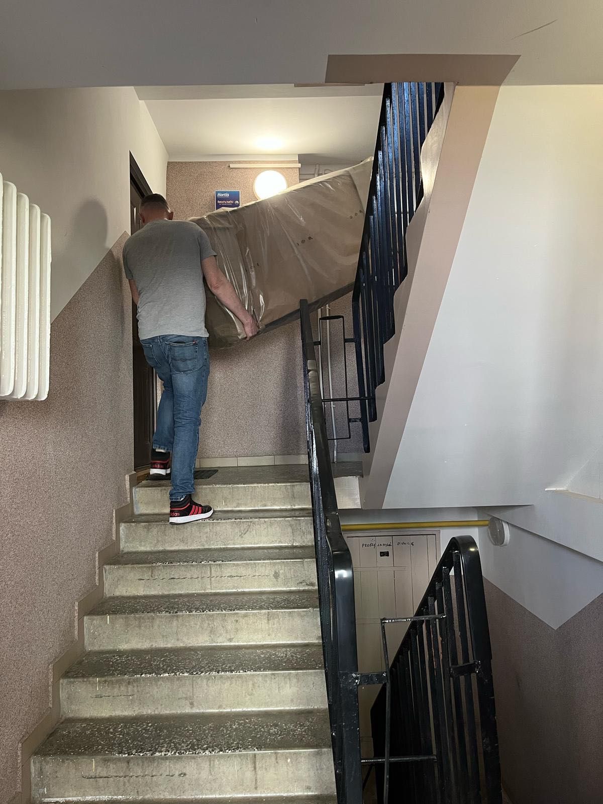 Usługi Transportowe / Przeprowadzki