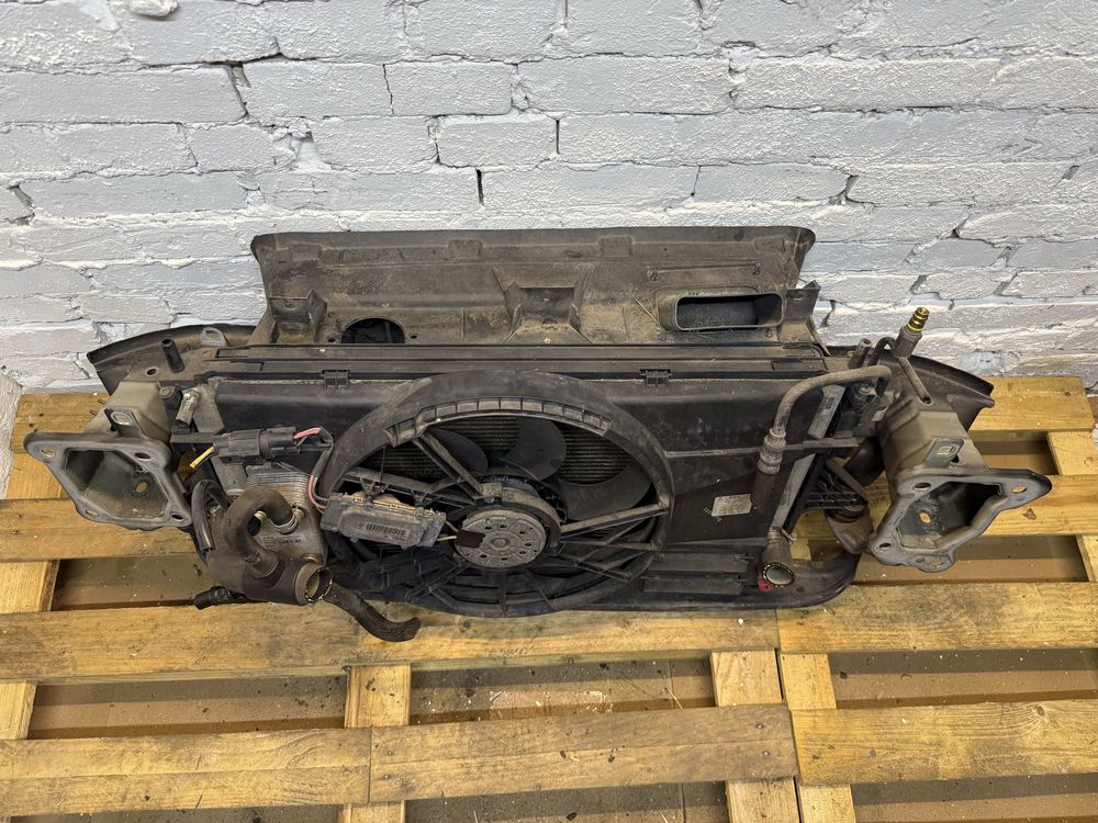 Pas przedni chłodnice Volvo S40 V50 C30 C70 II 2.4 Benzyna