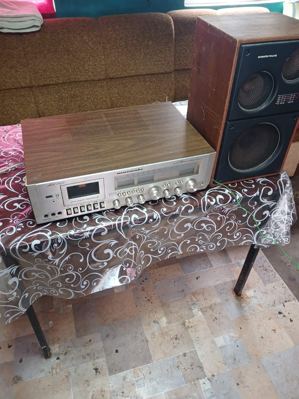 Marantz 4025Marantz 4025
Ресивер с кассетной декой, 30 Вт мощности на