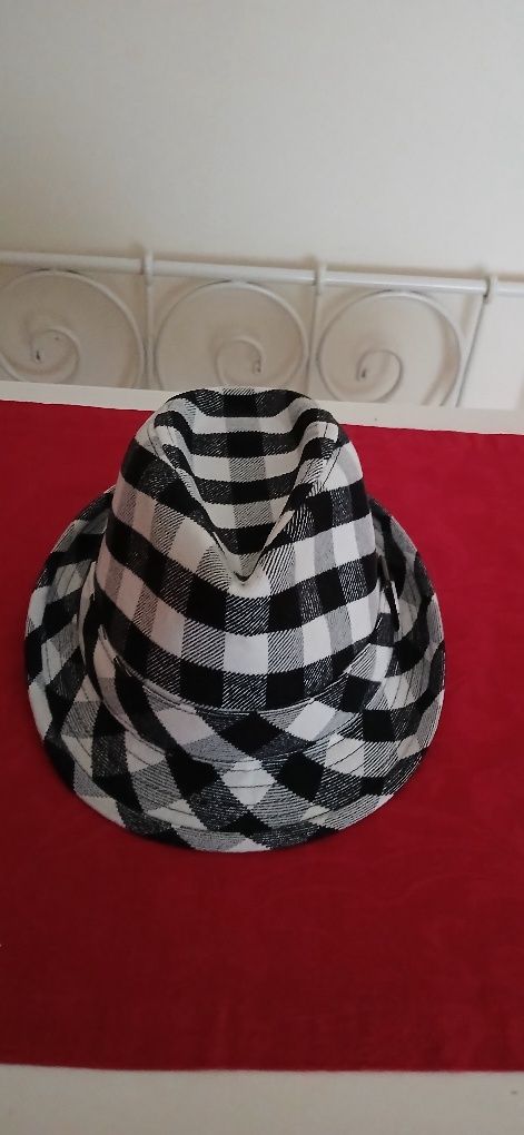 Chapéu xadrez, novo