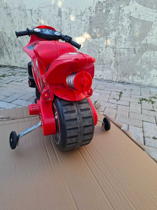 Mota eletrica de criança
