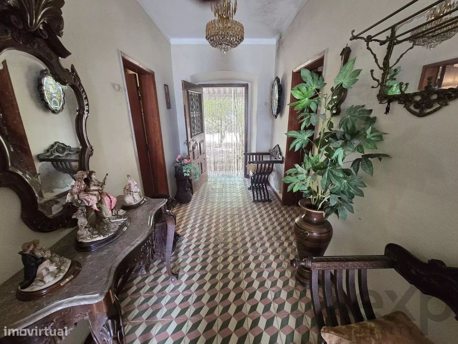Casa espaçosa na aldeia da Sete com 4 quartos e lareira aconchegante
