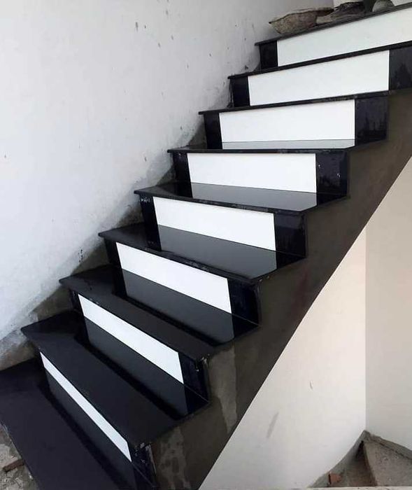 Biały podstopień do schodów 17 cm WYSOKI POŁYSK