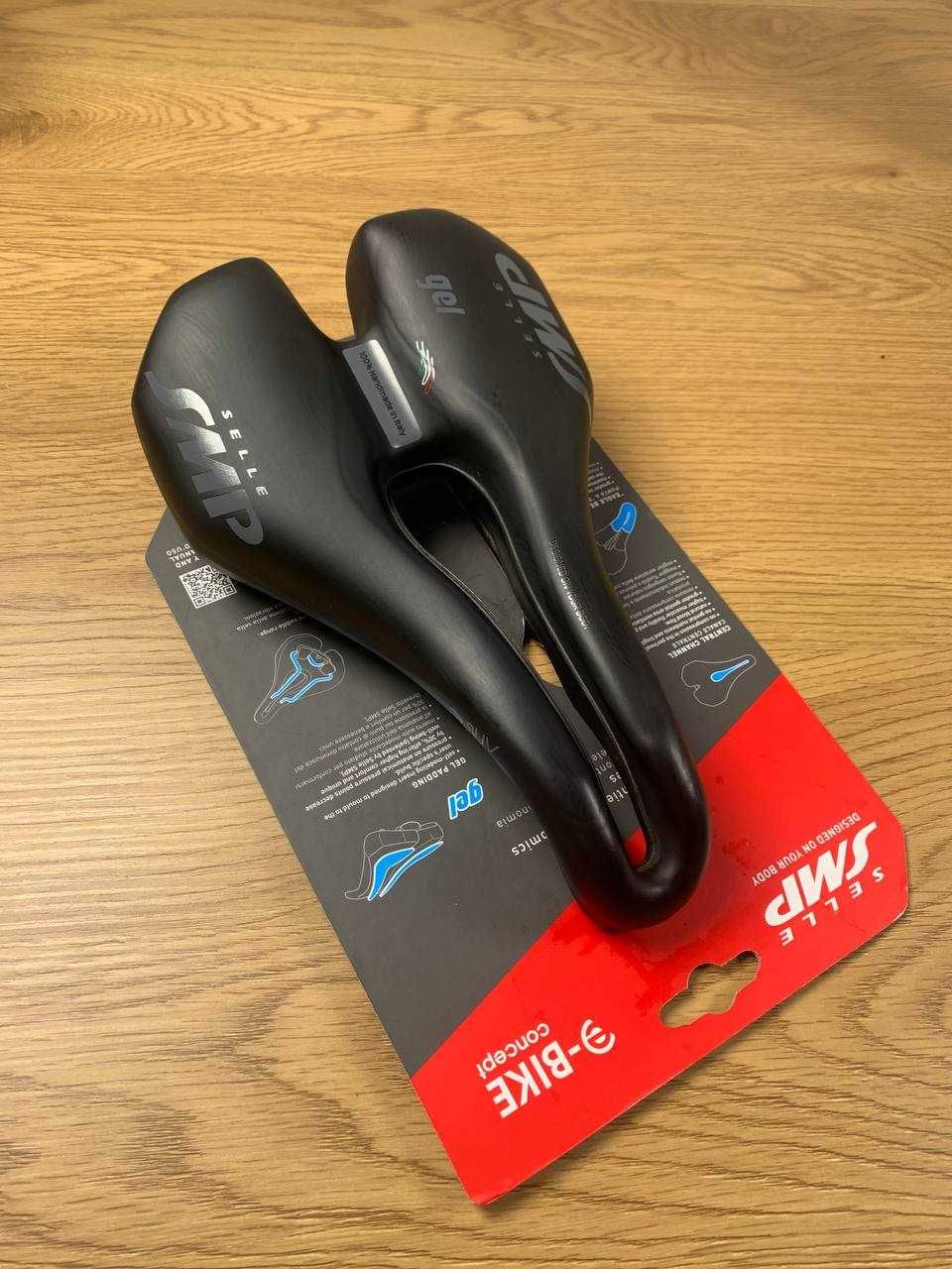 Сідло для велосипеда Selle SMP E-TRK Gel