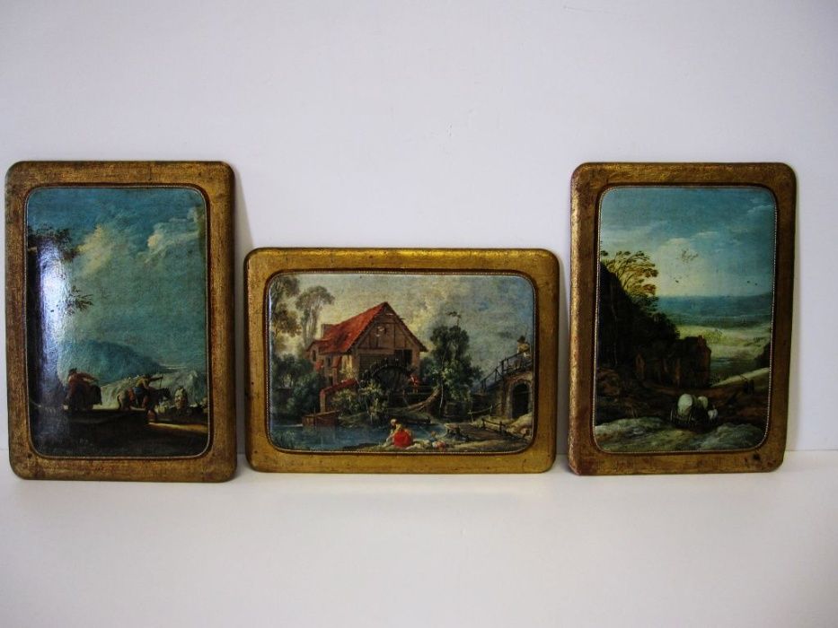 3 antigas placas douradas com motivos de antigas pinturas estampadas