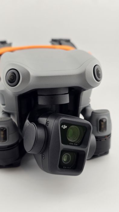 Dron dji air 3 z aparaturą i oryginalną torbą GWARANCJA TYLKO 10 CYKLI