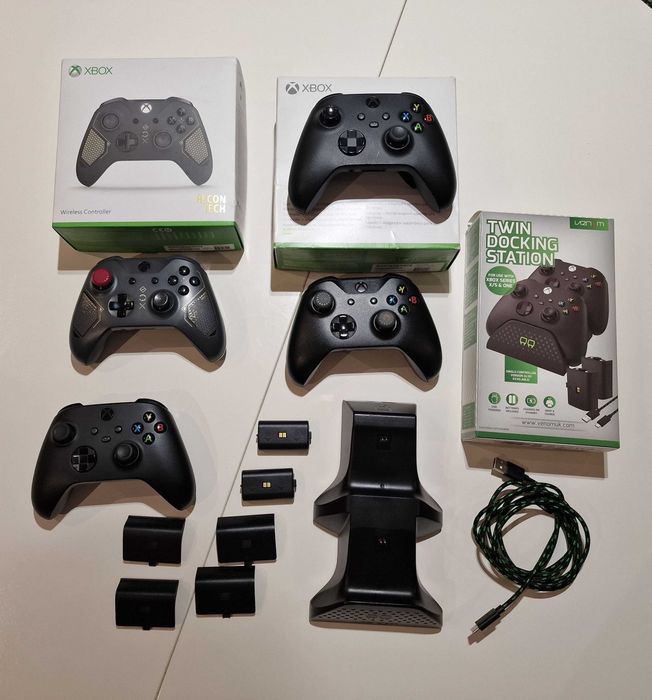 Pad kontroler Xbox 4 sztuki plus stacja dokująca Venom