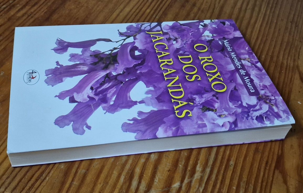 Livro "O Roxo dos Jacarandás" de Mário Mendes de Moura