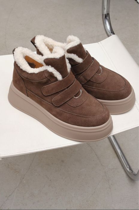 Зимові замшеві черевики сапожки шоколадні на овчині жіночі 38р