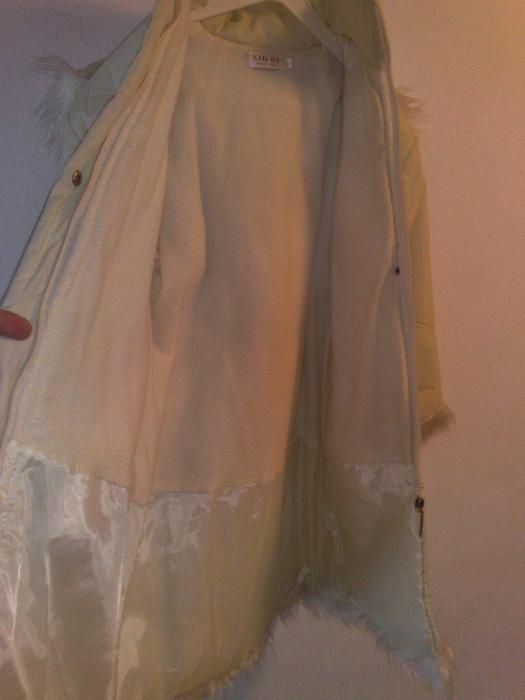 Płaszczyk- kurtka zimowa dla dziewczynki,kolor biały/używana/stan B.D.
