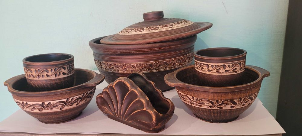 Посуд з червоної глини . Керамічний посуд -набір