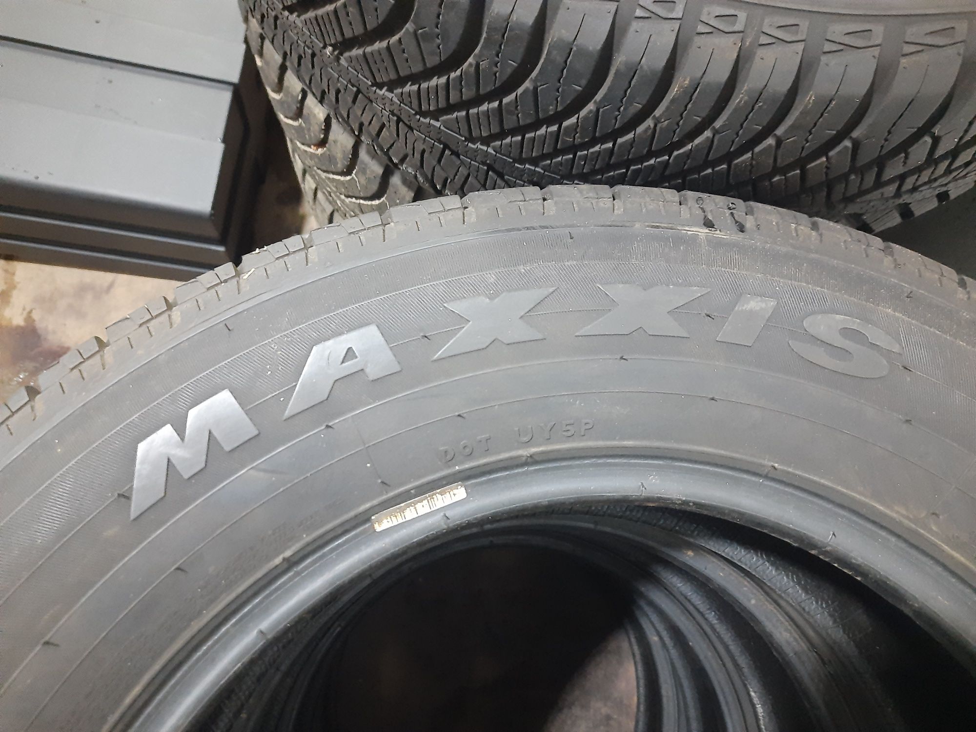 Opony Zimowe 215/70R16C Jak Nowe