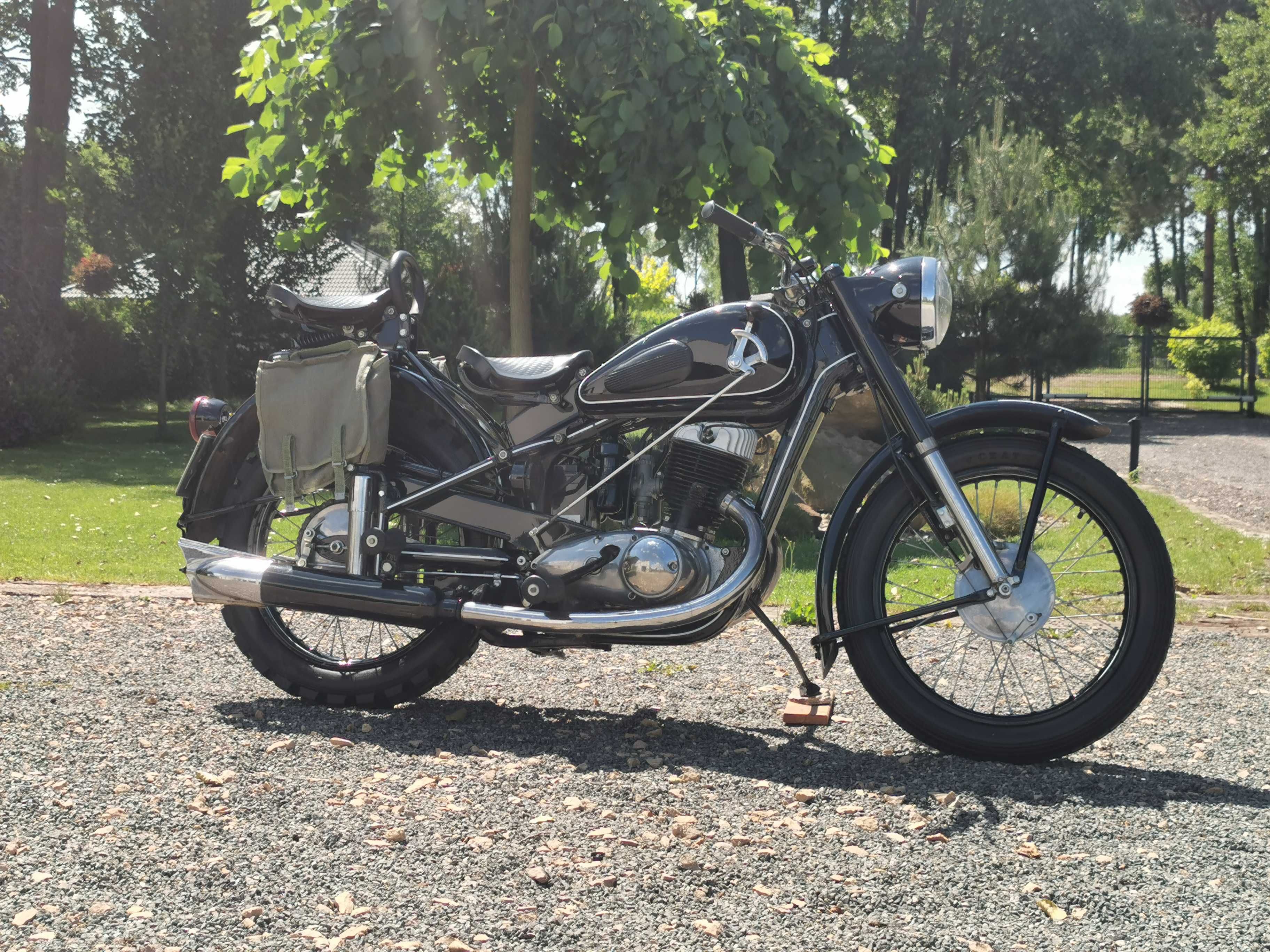 Motocykl radziecki IŻ 49