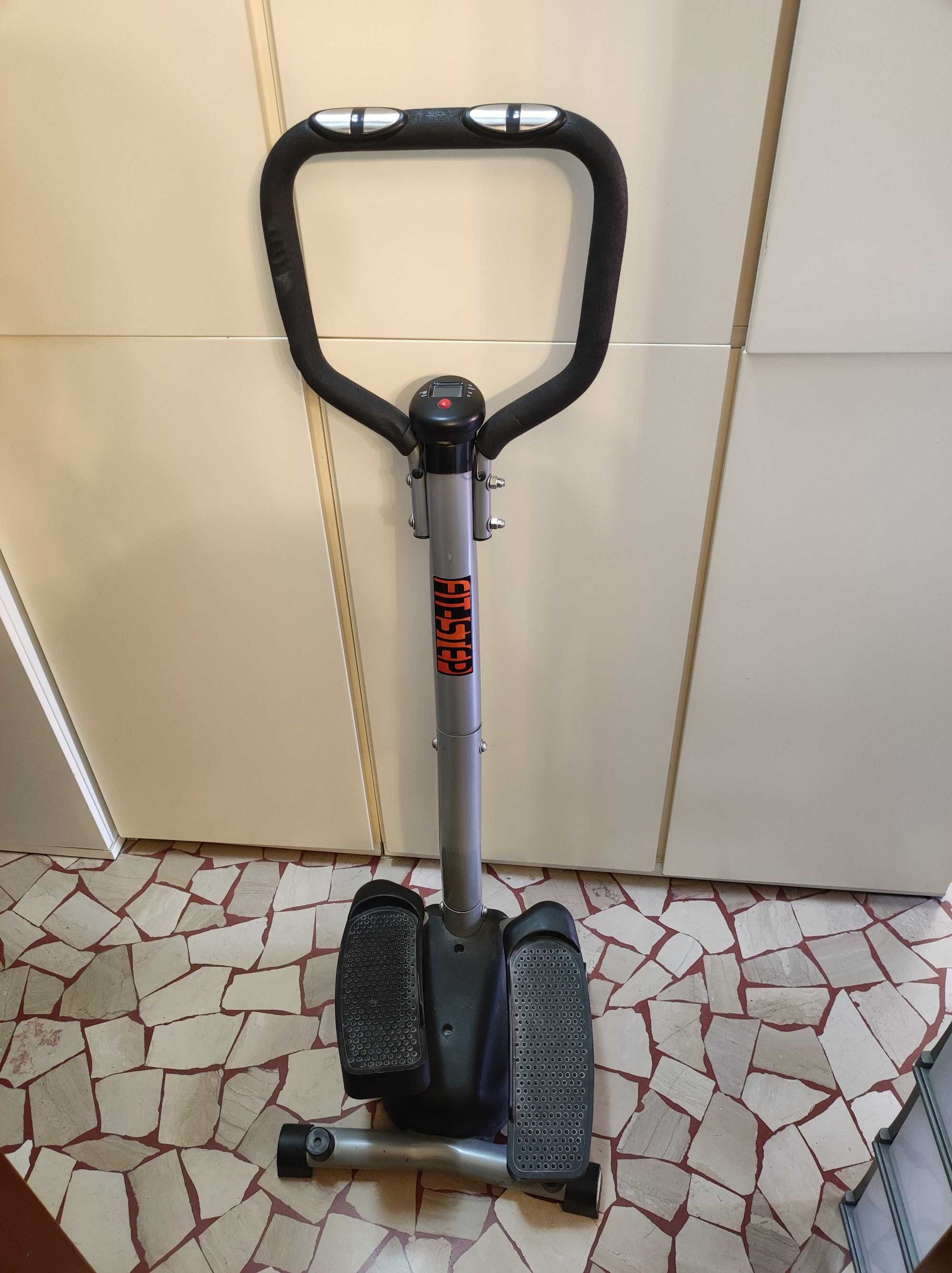 тренажер поворотный для ног степпер с ручкой Fit-Step