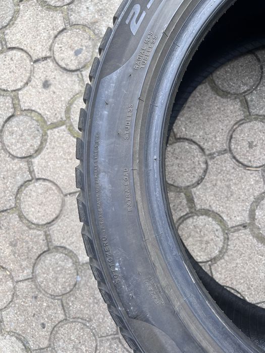 Zimowe opony Pirelli 235/45/18