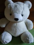 Urso de peluche branco