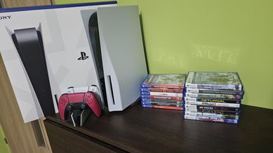 PlayStation 5 + 16 gier + 2 pady z ładowarką