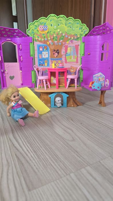 Domek na drzewie Chelsea barbie