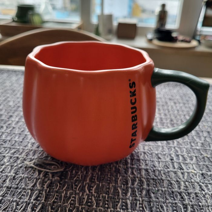 Kubek Starbucks dynia