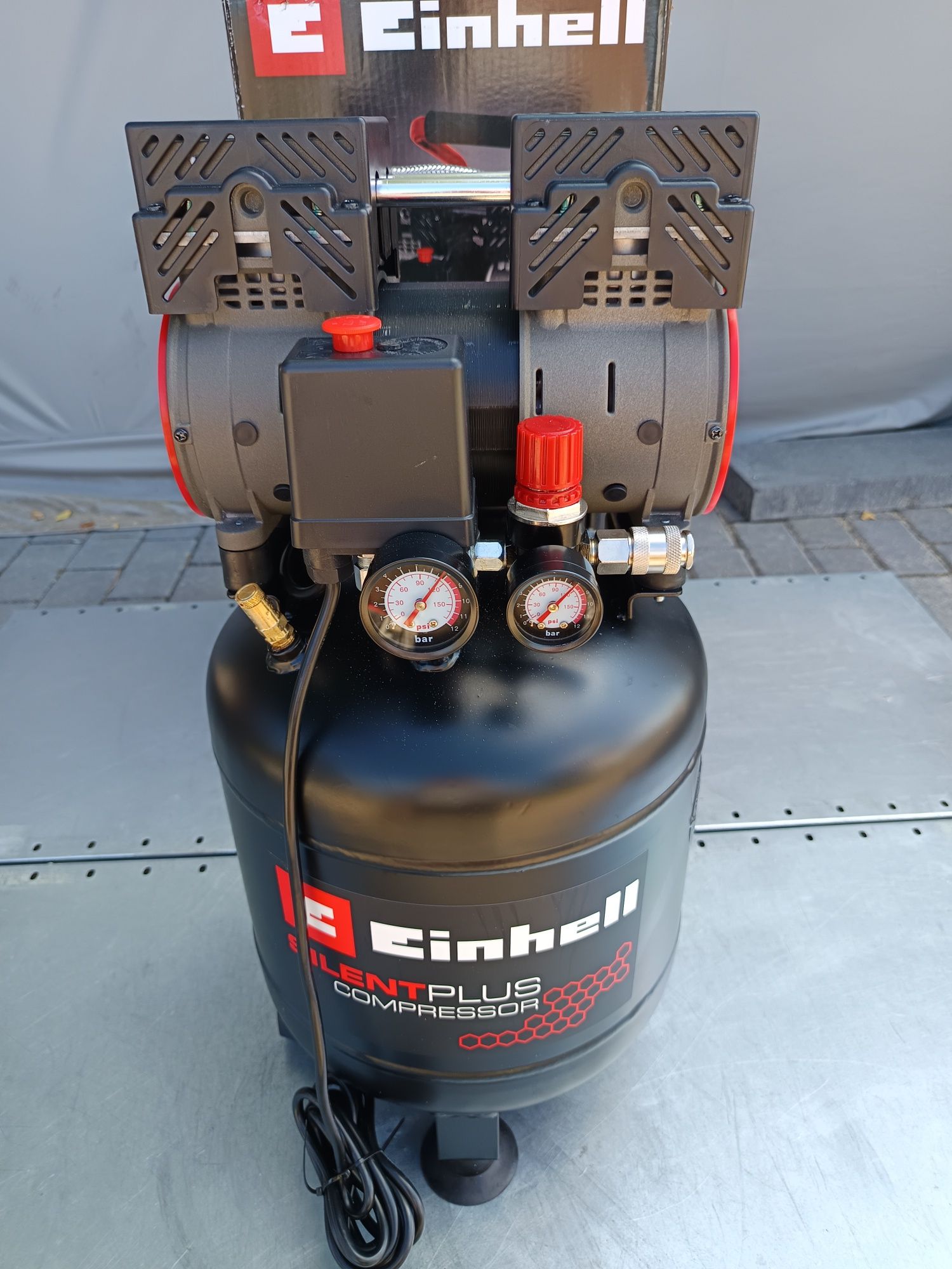 Kompresor bezolejowy Einhell TE-AC 135/24 SILENT PLUS