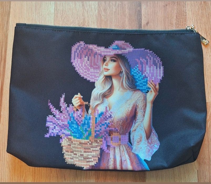 Kosmetyczka bardzo ładna