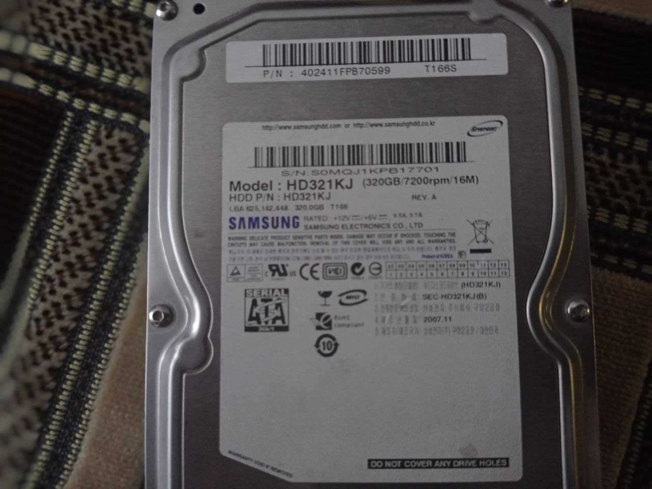 Жорский диск ( hdd ) на 320 гб + sata кабель