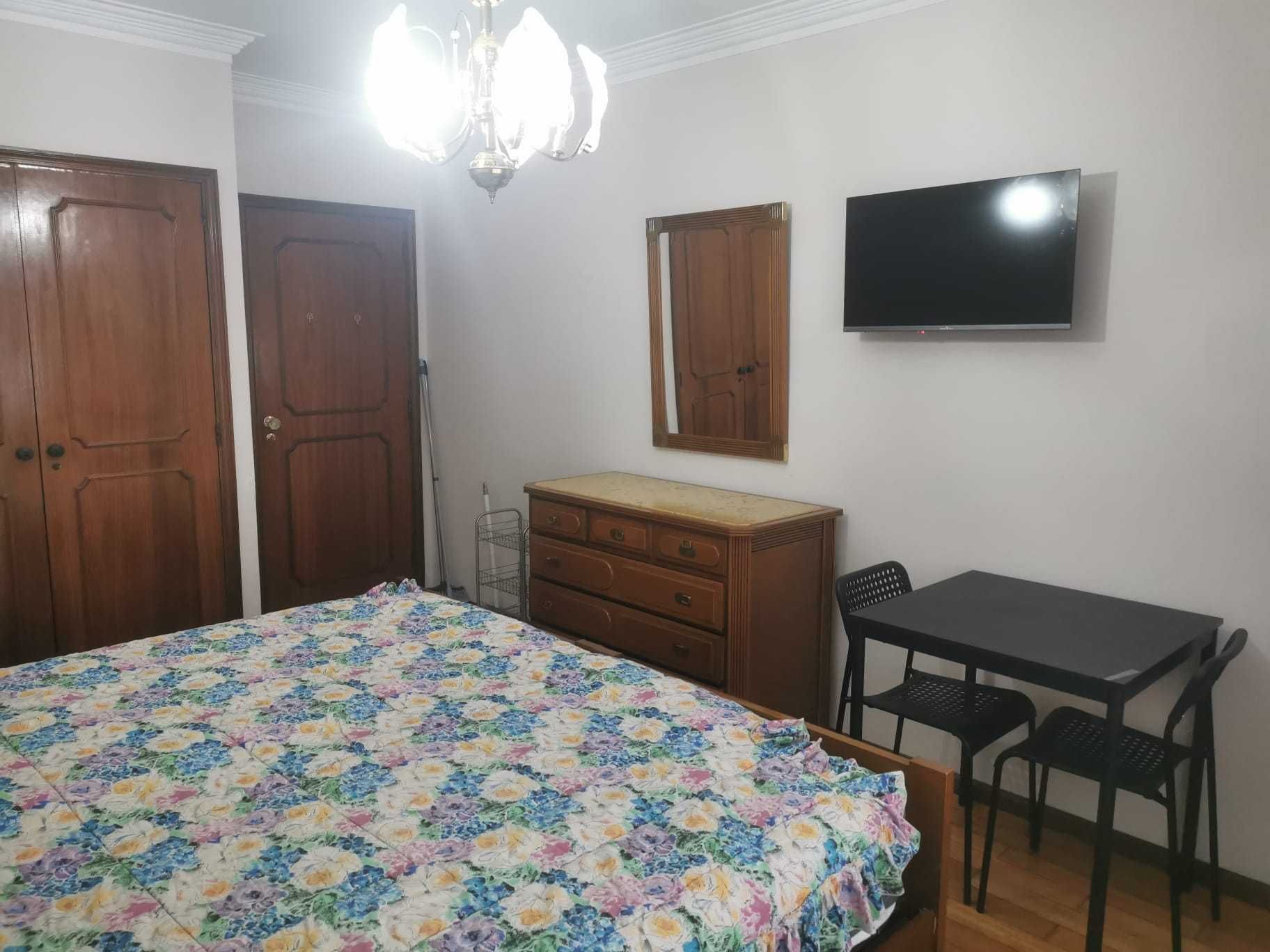 Quarto para Alugar