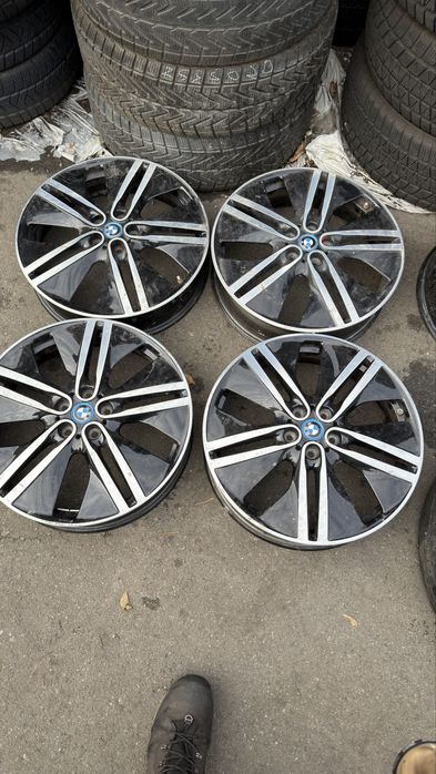 BMW i 3, 5/1112/20 BMW I 3, оригінальні, різноширокі з датчиками ,