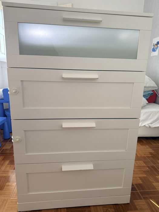 Comoda 4 gavetas BARATINHA