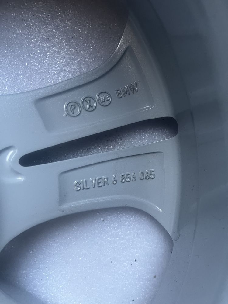 BMW 5x112 7,5J17 IS52 66,6 felgi aluminiowe. Czujniki TPMS