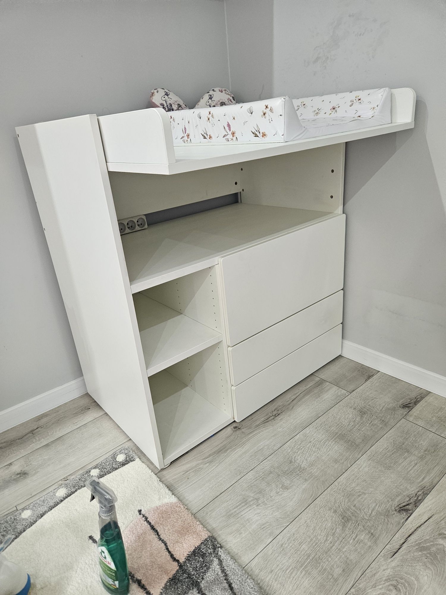 Biała komoda z przewijakiem IKEA 90x79x100