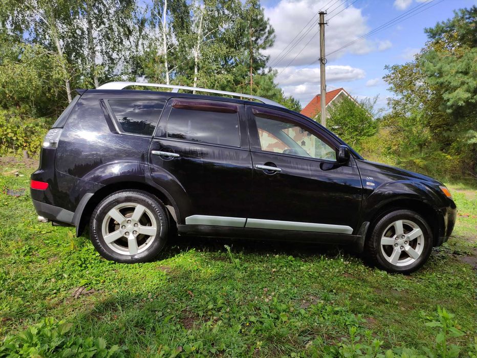 Продам Mitsubishi Outlander II 3.0 i V6 24V XL (220 лс)