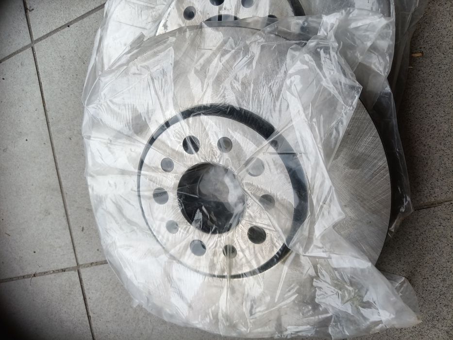 Sprzedam nowe tarcze hamulcowe