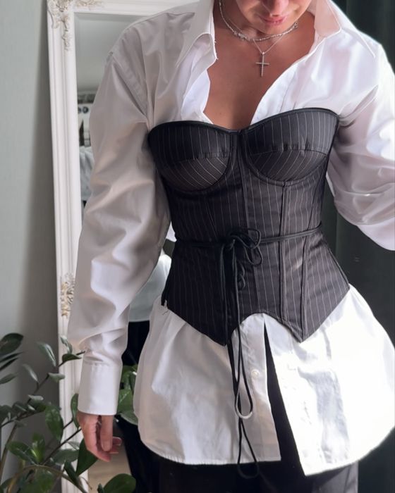 Корсет з твердими чашками класичний на блискавці