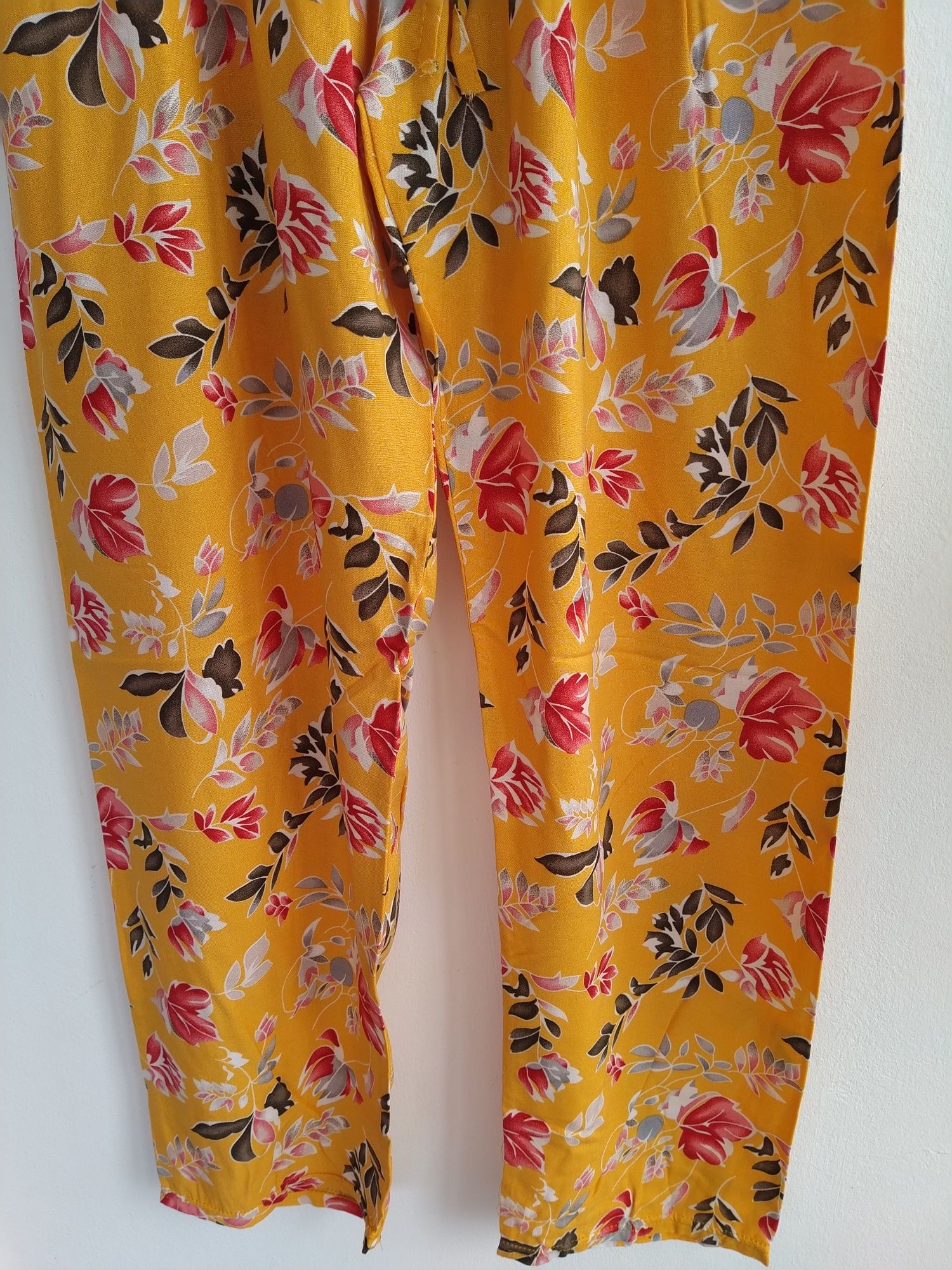 Calças floridas elegantes e alegres - Tamanho XL/XXL - Novas!