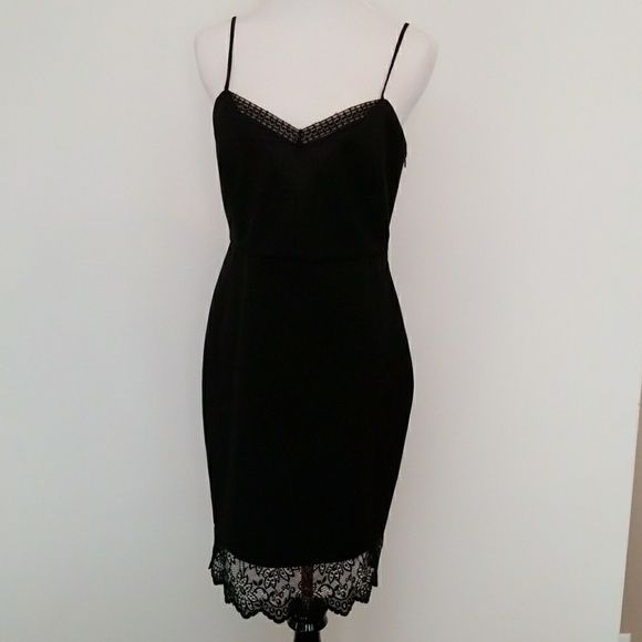 Vestido preto renda zara