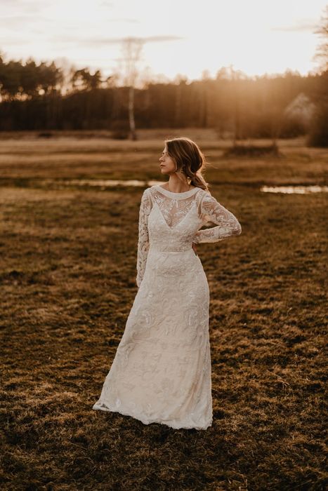 Sukna ślubna piękna odsłonięte plecy cekiny