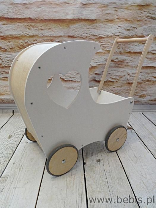 Wózek drewniany dla lalek "Ani" z budką serce