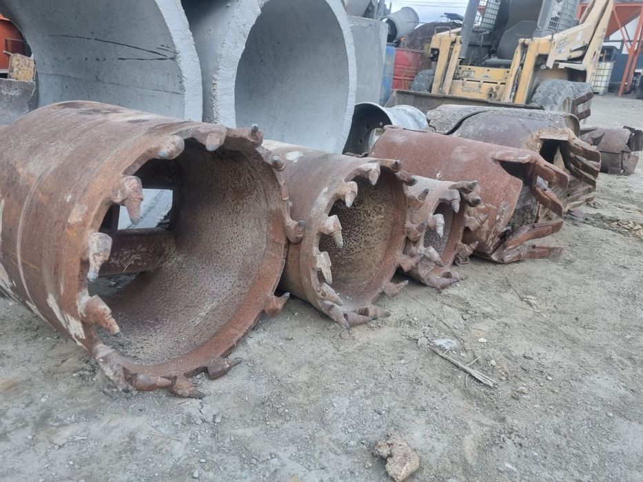 Буріння під сваї. Опори, свайне поле. Бурова установка, мости